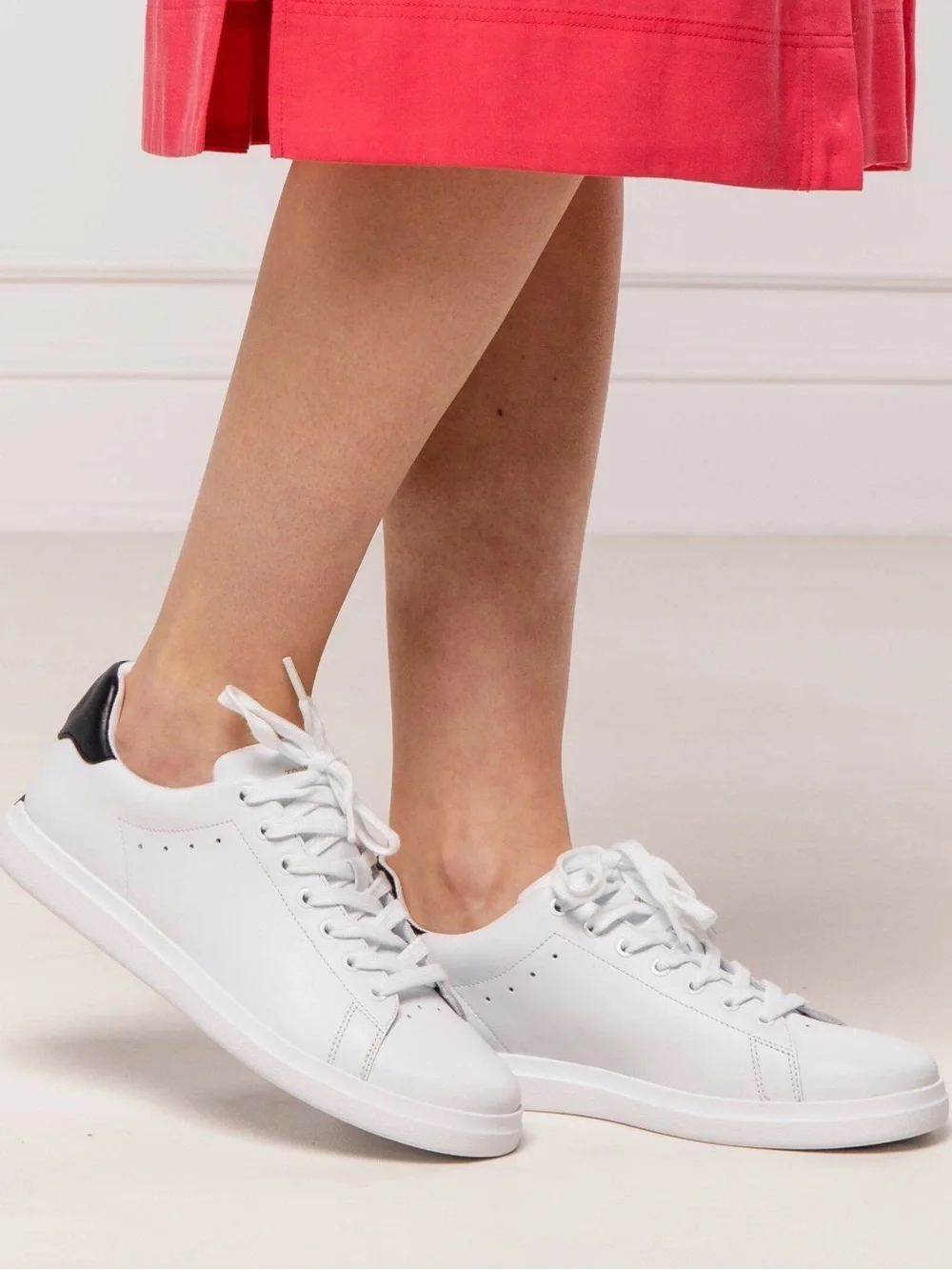 Tory Burch Howell Court Sneaker Size 6.5 White Black Leather Neutral Minimalist